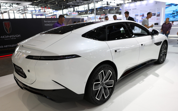 
            Changan представил в России три новые модели. Они под разными брендами
        