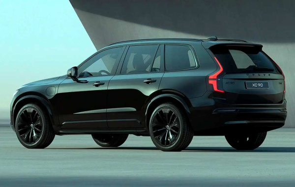 Флагманский кроссовер Volvo XC90 получил черную спецверсию «Black Edition»