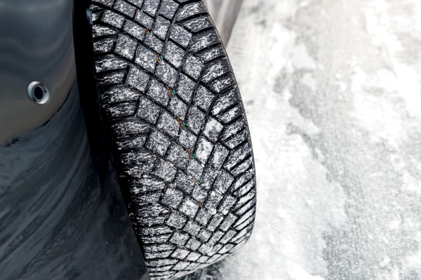 Следы контакта: шины Gislaved IceControl на ледовой трассе в Тюмени