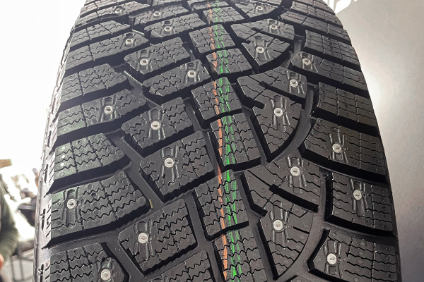 Следы контакта: шины Gislaved IceControl на ледовой трассе в Тюмени