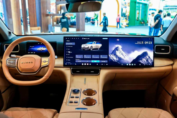 В 2026 году в России появится крупный гибридный кроссовер Exeed ET8 В 2026 году в России появится крупный гибридный кроссовер Exeed ET8