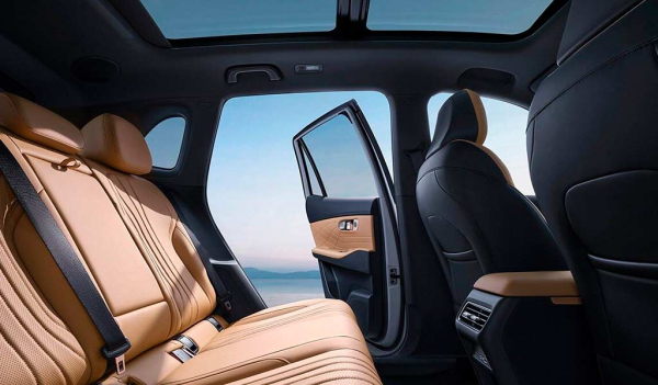 Гибридный Geely EX5 EM-i добрался до России: озвучены цены