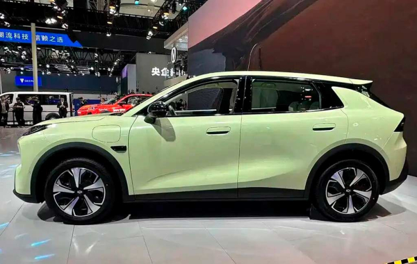 Компания Changan представила электрический кроссовер Nevo Q05 за 880 000 руб