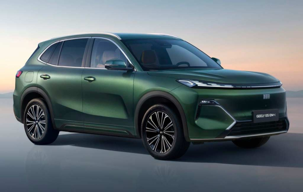 Гибридный Geely EX5 EM-i добрался до России: озвучены цены