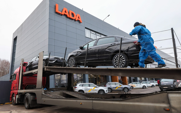 
            Путин на Toyota, сбой Porsche в России и шквал новинок. Итоги недели
        