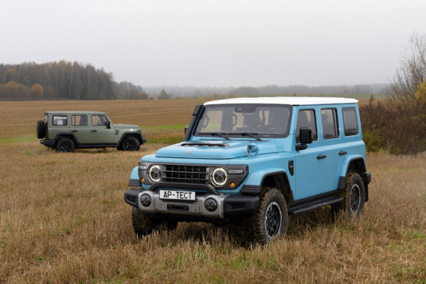 Рамная китайская икона BAW 212: ищем отличия между двумя версиями на асфальте и на бездорожье